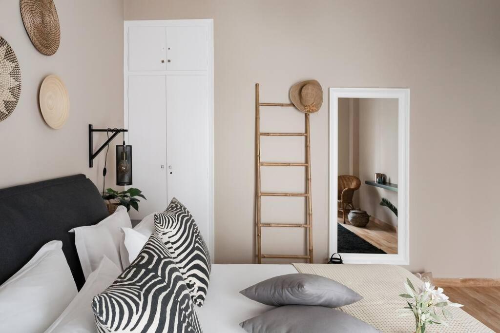Your "Home Away From Home" - Phillopapou Hill Athens Ngoại thất bức ảnh