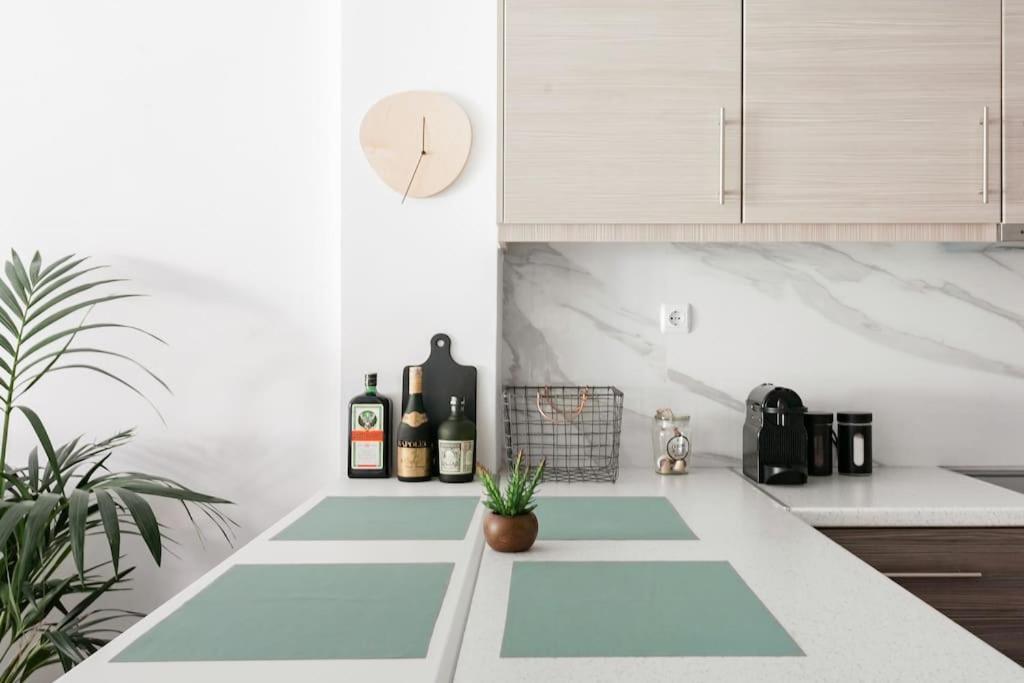 Your "Home Away From Home" - Phillopapou Hill Athens Ngoại thất bức ảnh